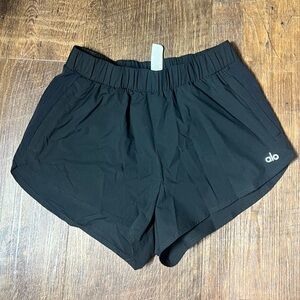 ALO Yoga Playmaker Dolphin Shorts